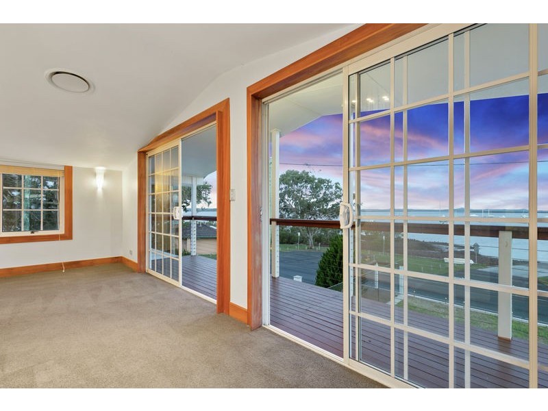 309 Esplanade, Redland Bay QLD 4165
