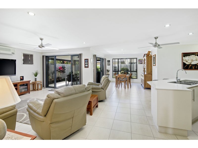 52 Whipbird Cct, Victoria Point QLD 4165