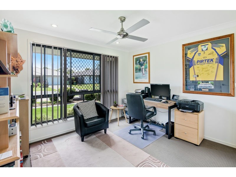 52 Whipbird Cct, Victoria Point QLD 4165