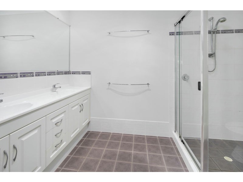 3 Discovery Place, Wellington Point QLD 4160