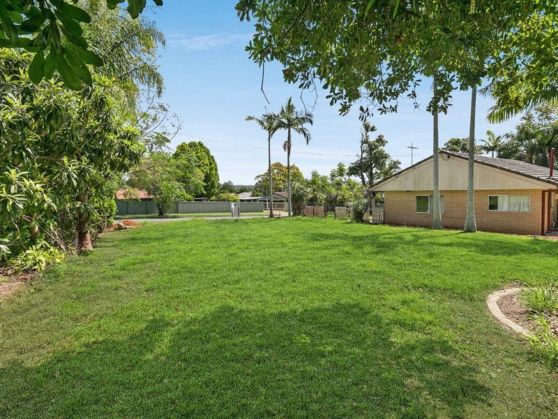 2 DAVESON ROAD, Birkdale QLD 4159
