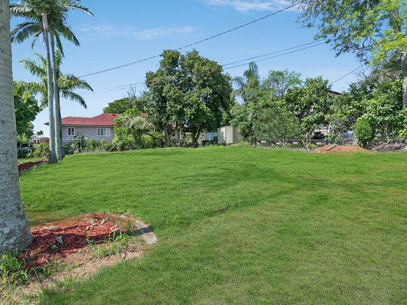 2 DAVESON ROAD, Birkdale QLD 4159