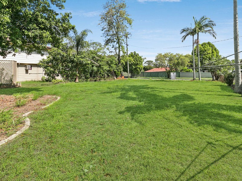 2 DAVESON ROAD, Birkdale QLD 4159