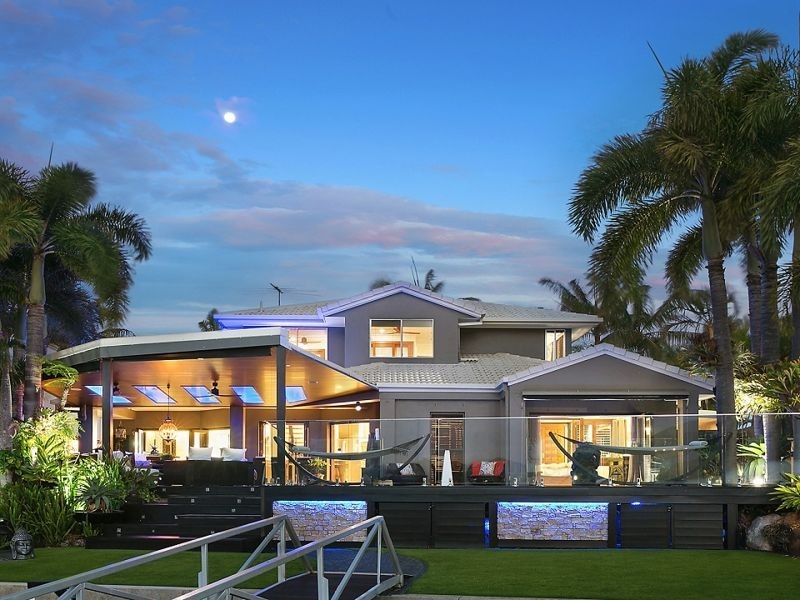 18 Little Shore Street, Cleveland QLD 4163