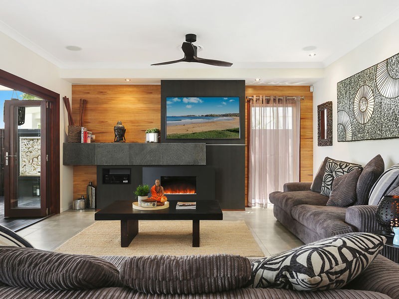 18 Little Shore Street, Cleveland QLD 4163