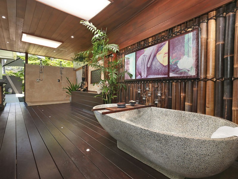 18 Little Shore Street, Cleveland QLD 4163