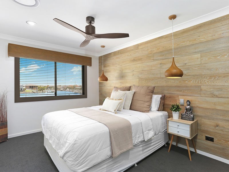 18 Little Shore Street, Cleveland QLD 4163