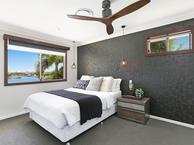 18 Little Shore Street, Cleveland QLD 4163