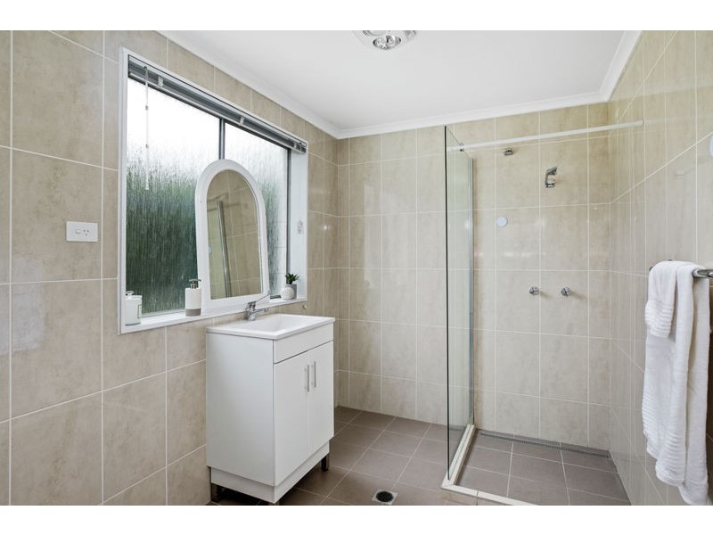 8 Burnett Street, Wellington Point QLD 4160