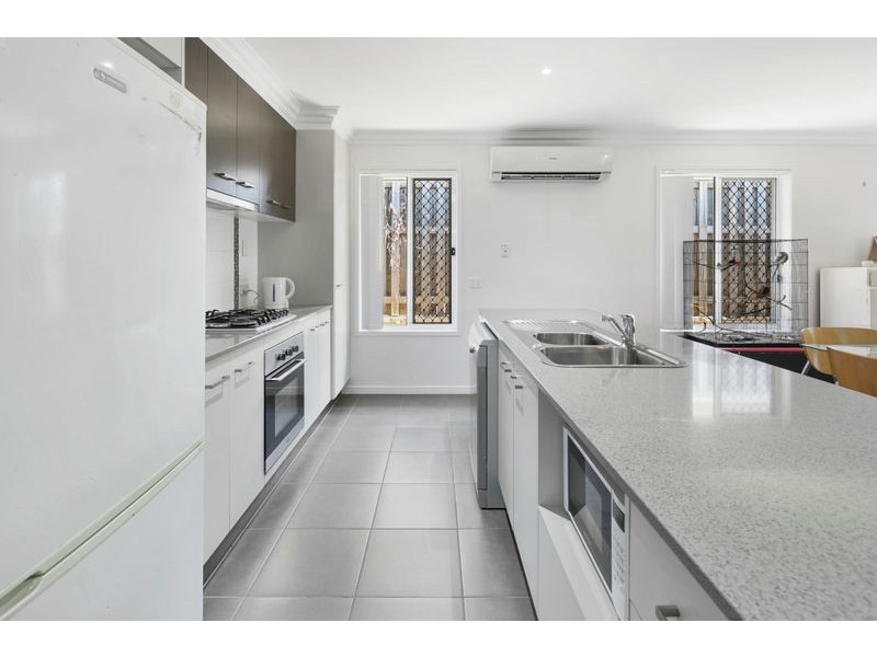 6 Rowe Crescent, Thornlands QLD 4164