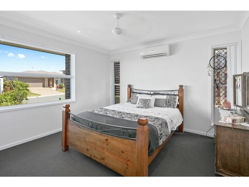 6 Rowe Crescent, Thornlands QLD 4164