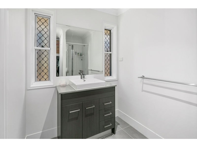 6 Rowe Crescent, Thornlands QLD 4164