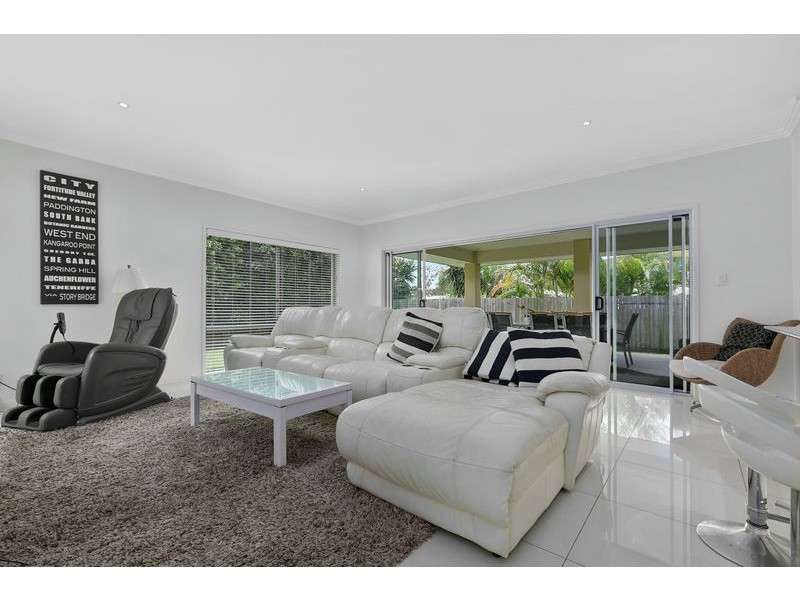 8 Wilson Place, Gumdale QLD 4154