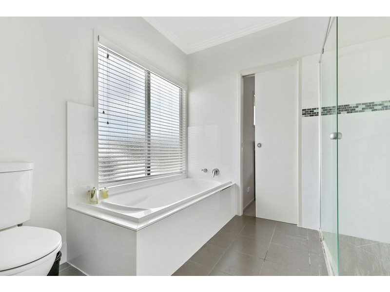 8 Wilson Place, Gumdale QLD 4154