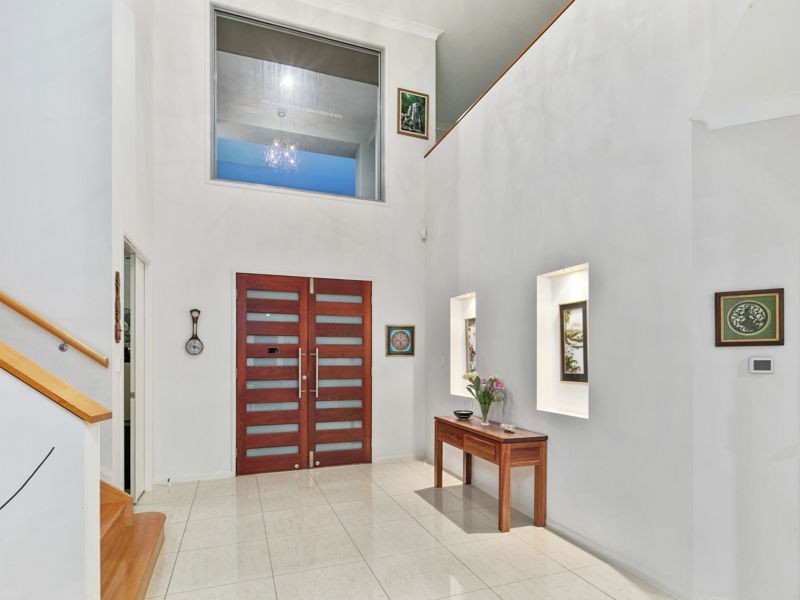 53 Rowland Ave, Wakerley QLD 4154