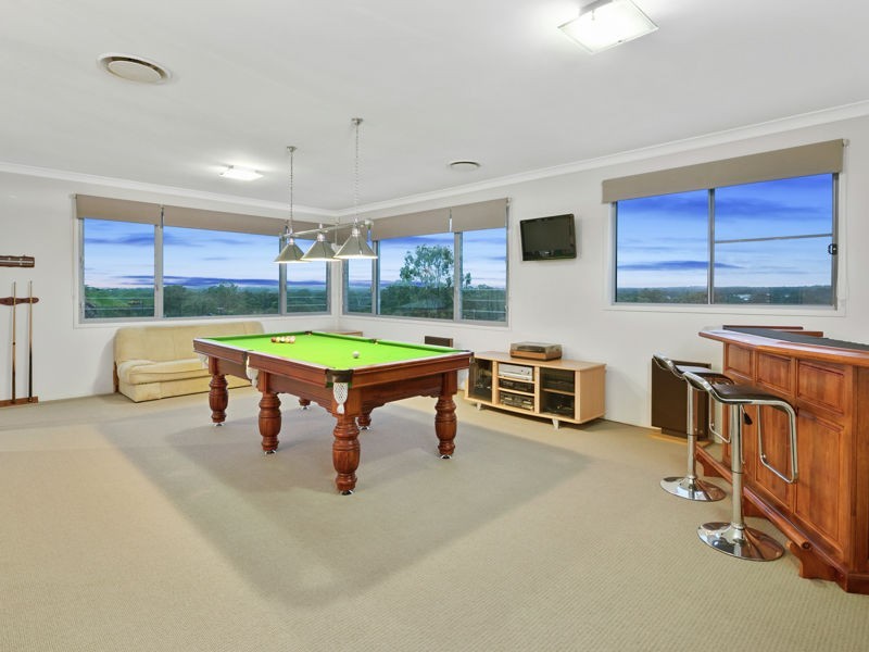 53 Rowland Ave, Wakerley QLD 4154