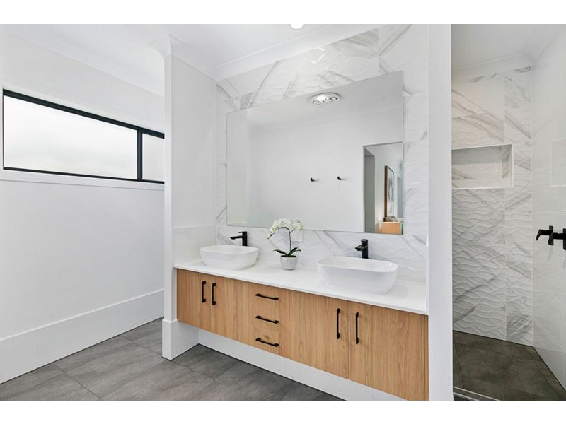 13 Springwater Street, Thornlands QLD 4164