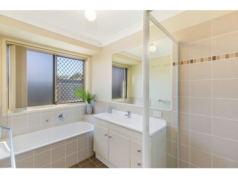10 Anchor Place, Redland Bay QLD 4165