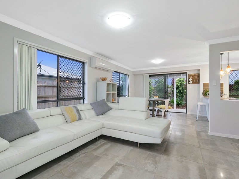 61 Bankswood Drive, Redland Bay QLD 4165