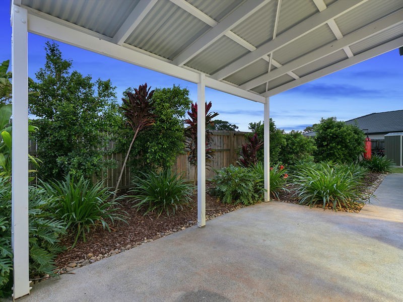 61 Bankswood Drive, Redland Bay QLD 4165