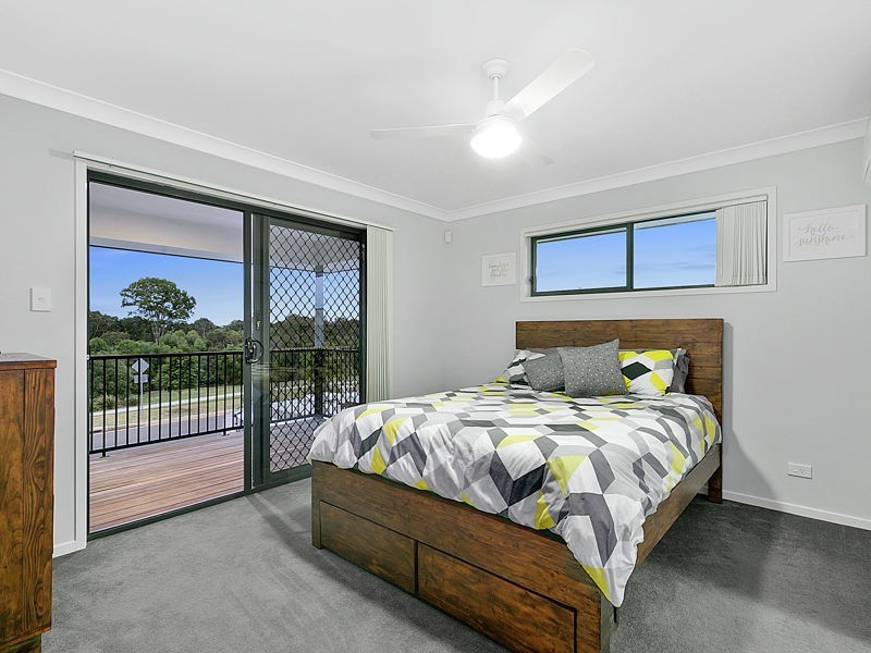 61 Bankswood Drive, Redland Bay QLD 4165