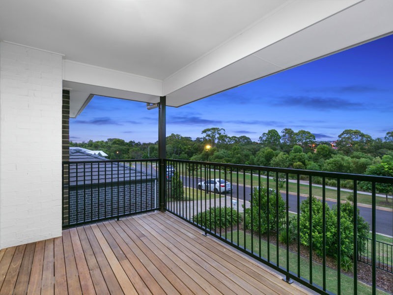 61 Bankswood Drive, Redland Bay QLD 4165