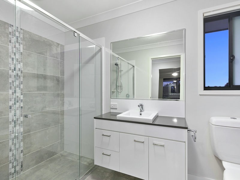 61 Bankswood Drive, Redland Bay QLD 4165