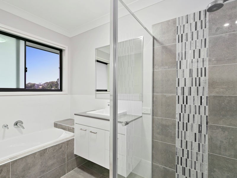 61 Bankswood Drive, Redland Bay QLD 4165