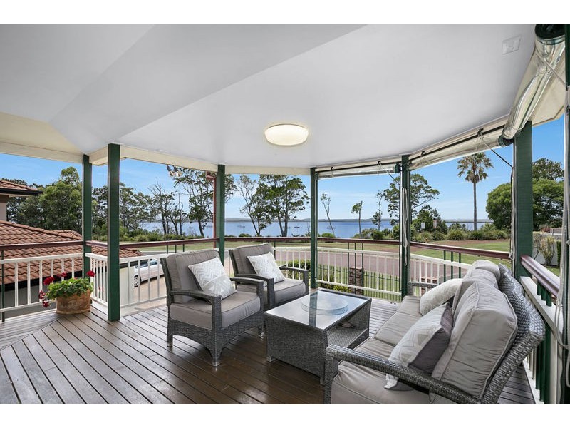 21 The Boulevard, Redland Bay QLD 4165