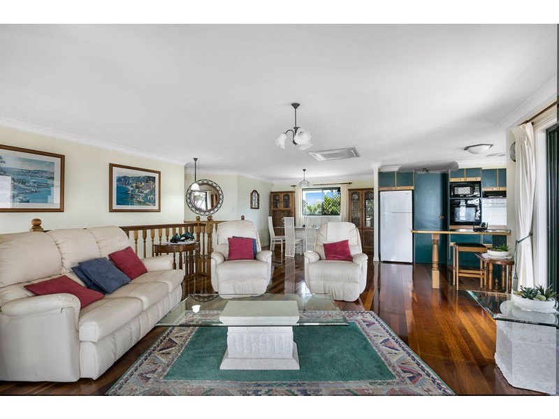 21 The Boulevard, Redland Bay QLD 4165