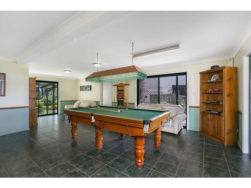 21 The Boulevard, Redland Bay QLD 4165