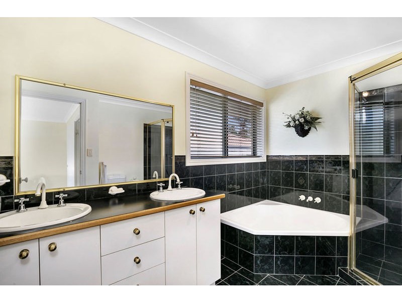 21 The Boulevard, Redland Bay QLD 4165