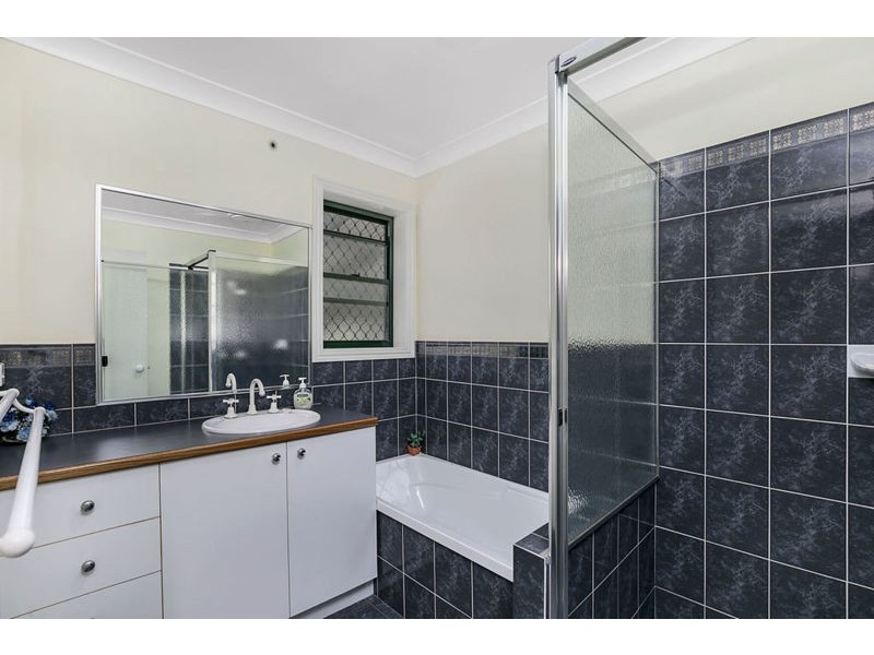 21 The Boulevard, Redland Bay QLD 4165