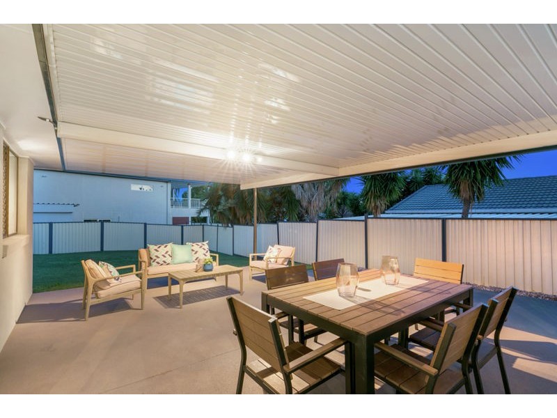 8 Sylvania Street, Wellington Point QLD 4160