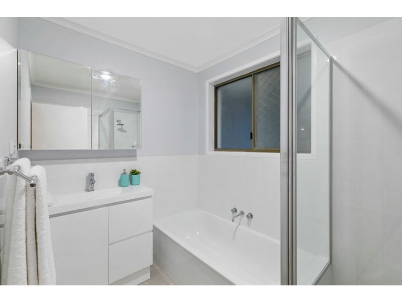 8 Sylvania Street, Wellington Point QLD 4160