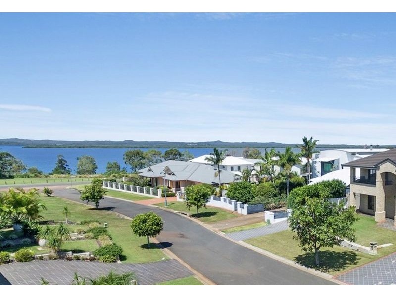 10 Haslingden Drive, Redland Bay QLD 4165