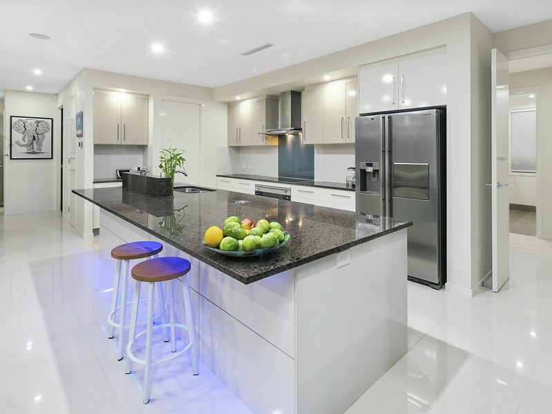 1 Seaspray Street, Thornlands QLD 4164