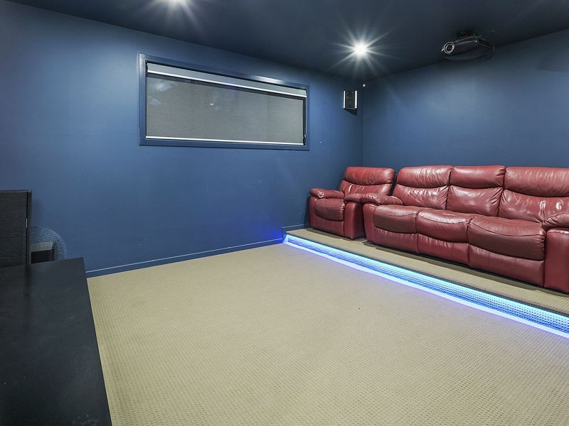 1 Seaspray Street, Thornlands QLD 4164