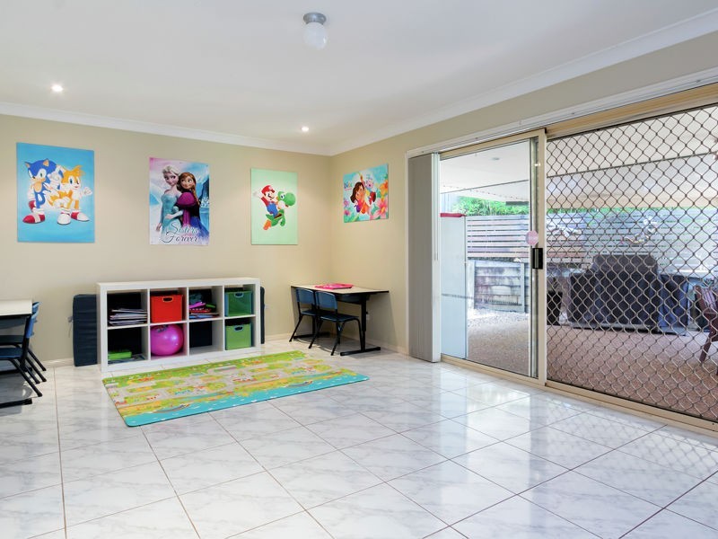 6 Elanal Ct, Cornubia QLD 4130