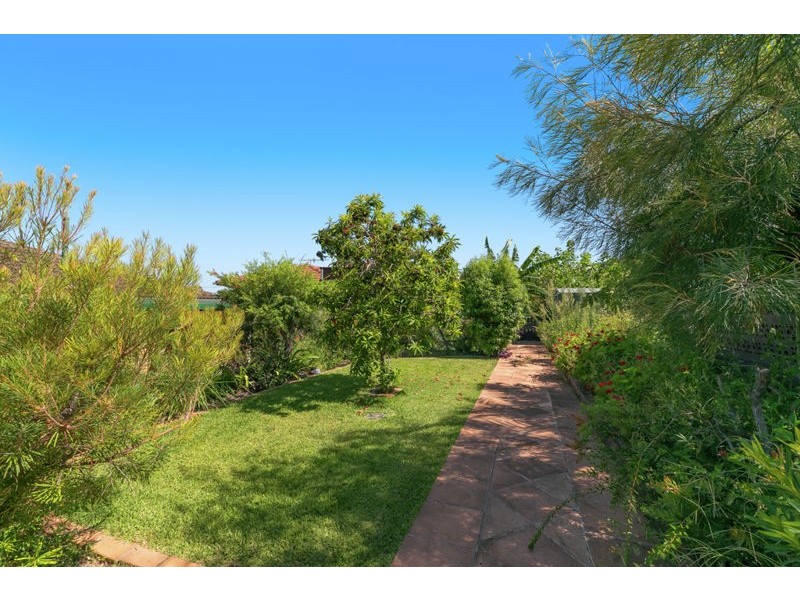 6 Yarran Street, Victoria Point QLD 4165