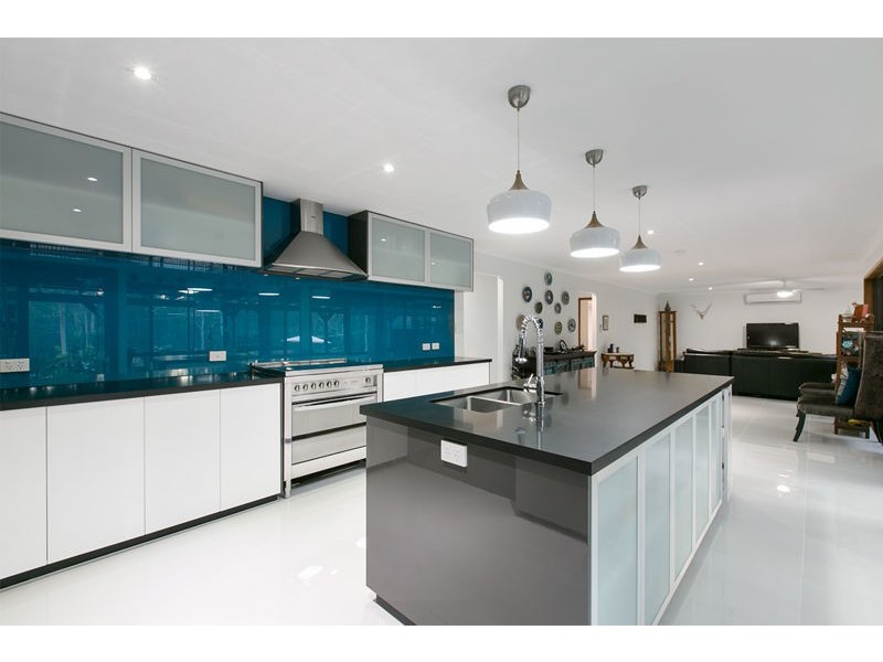 136 Pioneer Road, Sheldon QLD 4157