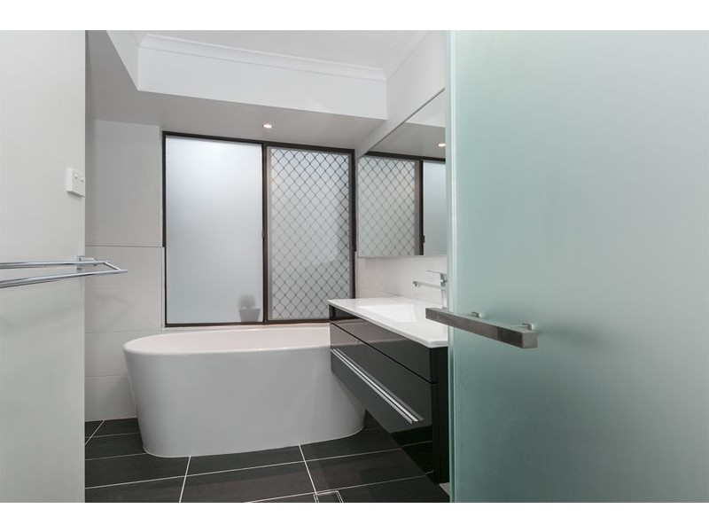 136 Pioneer Road, Sheldon QLD 4157