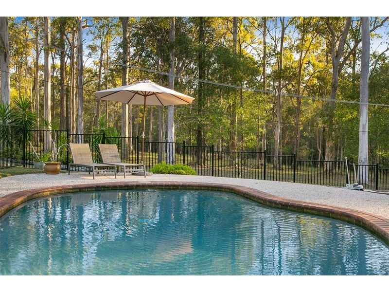 136 Pioneer Road, Sheldon QLD 4157