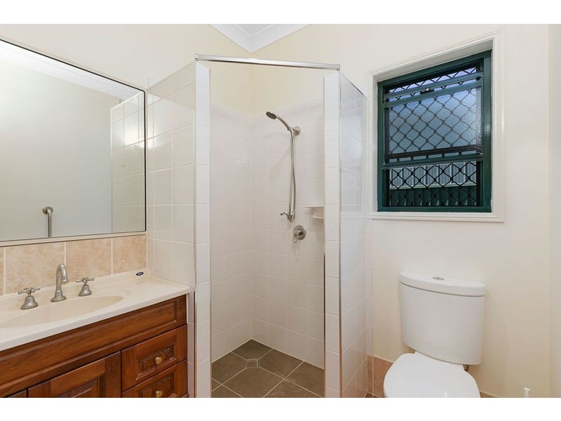 9 Tathra Court, Redland Bay QLD 4165