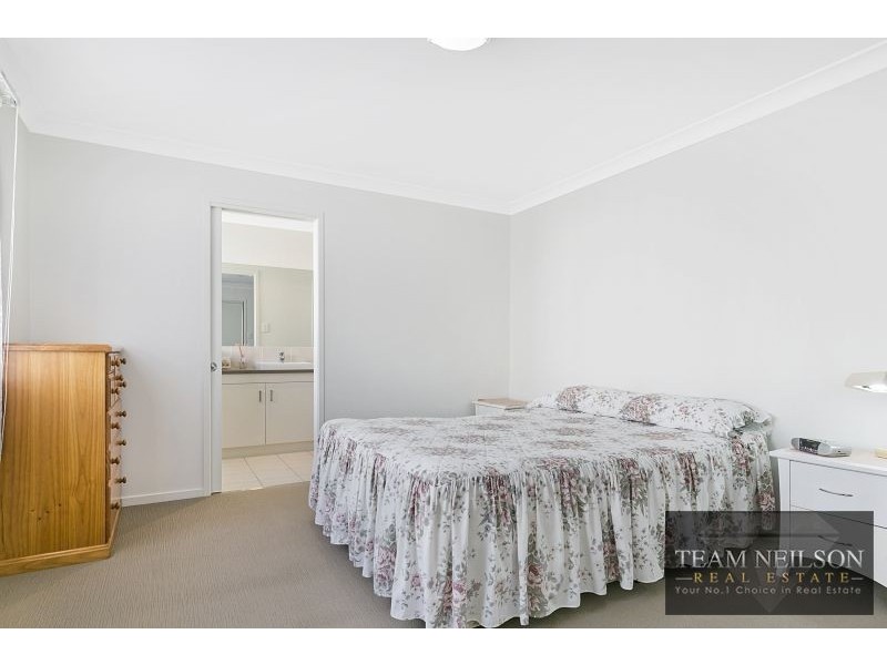 8 Willis Close, Redland Bay QLD 4165