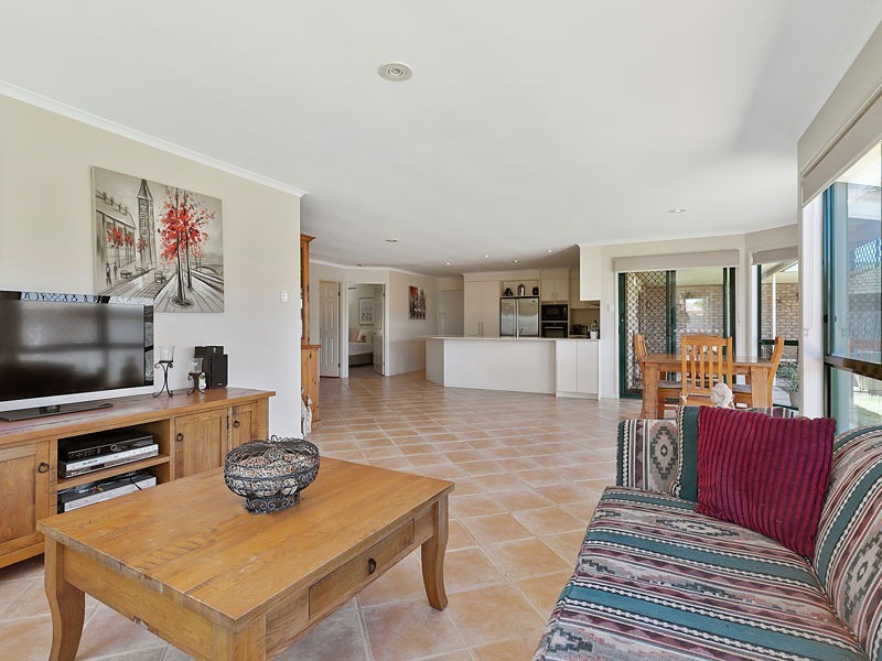 16 Kestrel Court, Victoria Point QLD 4165