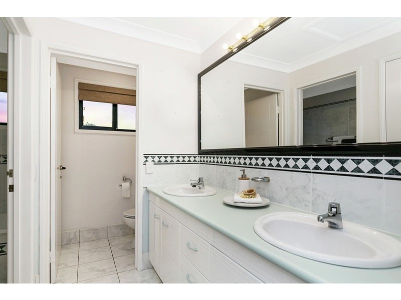 34 Piermont Place, Raby Bay QLD 4163