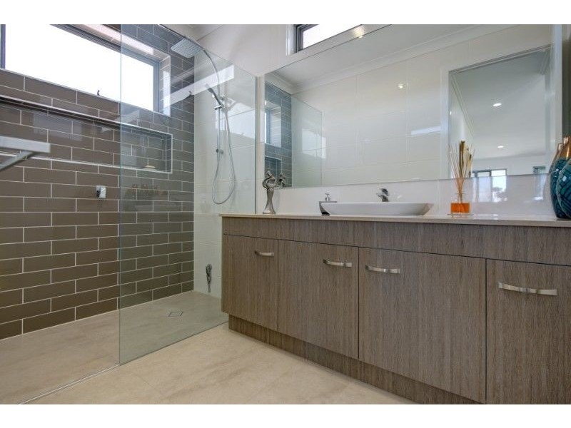 61 Waterville Drive, Thornlands QLD 4164