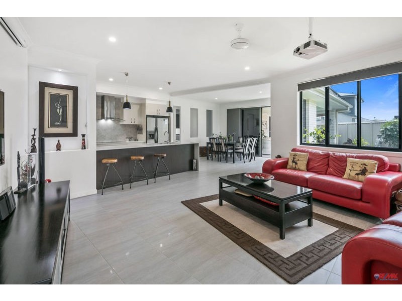 5 Hideaway Court, Thornlands QLD 4164