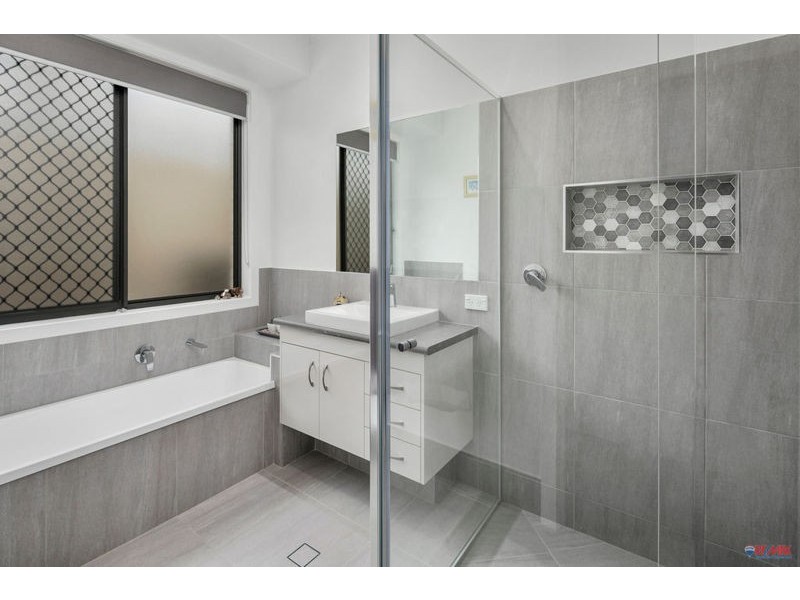 5 Hideaway Court, Thornlands QLD 4164